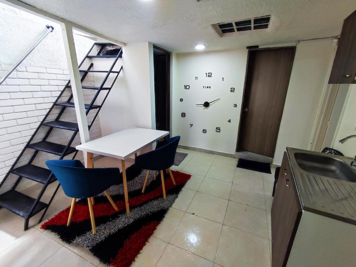 Baruch Capsula Hotel Bogota Bagian luar foto