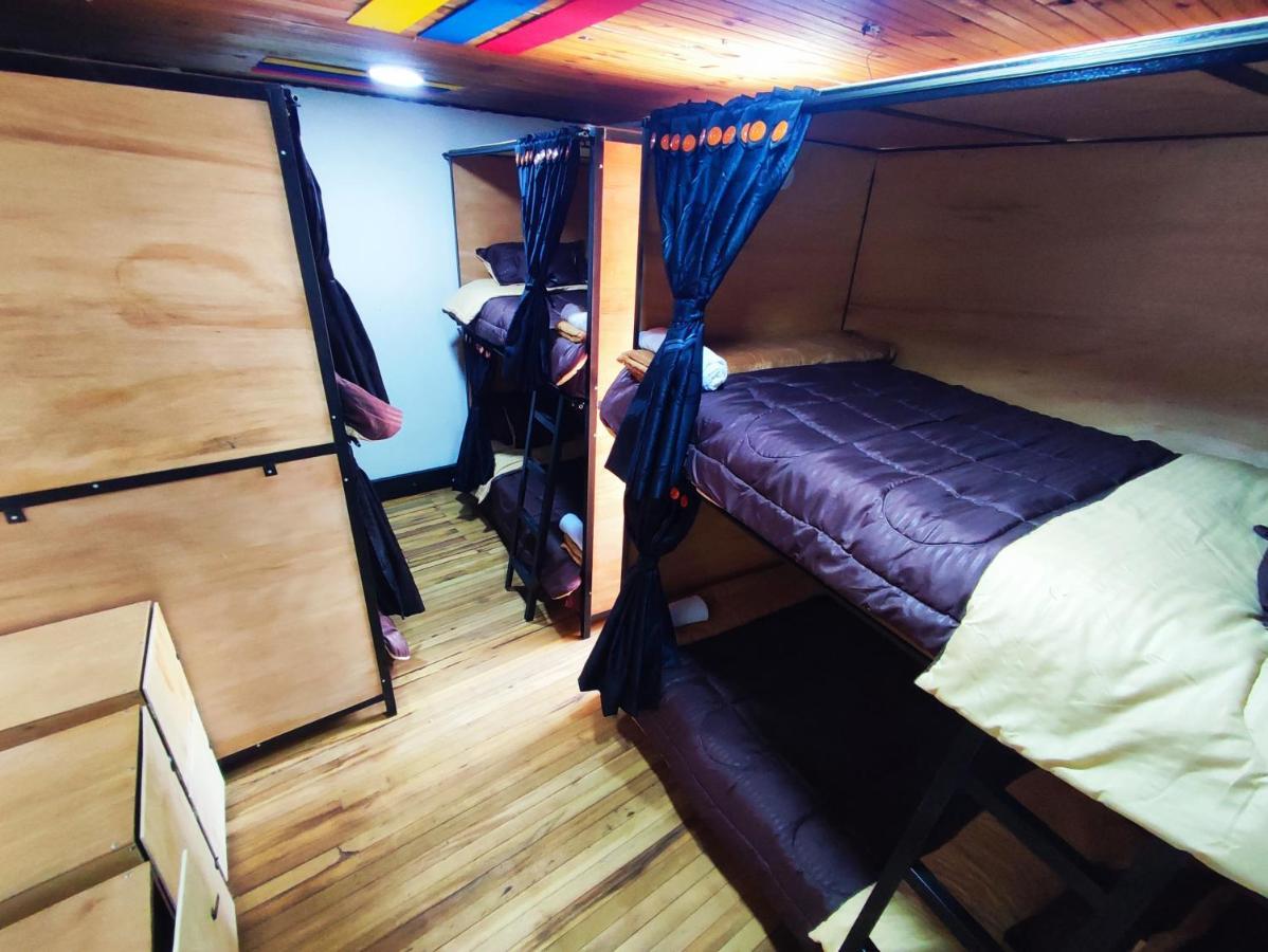 Baruch Capsula Hotel Bogota Bagian luar foto