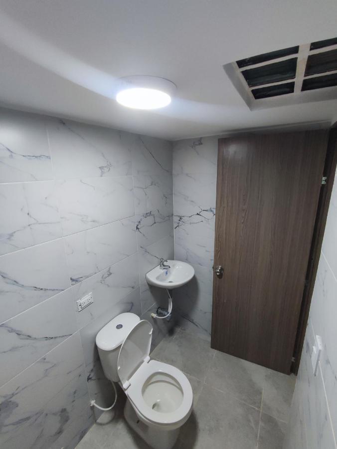 Baruch Capsula Hotel Bogota Bagian luar foto