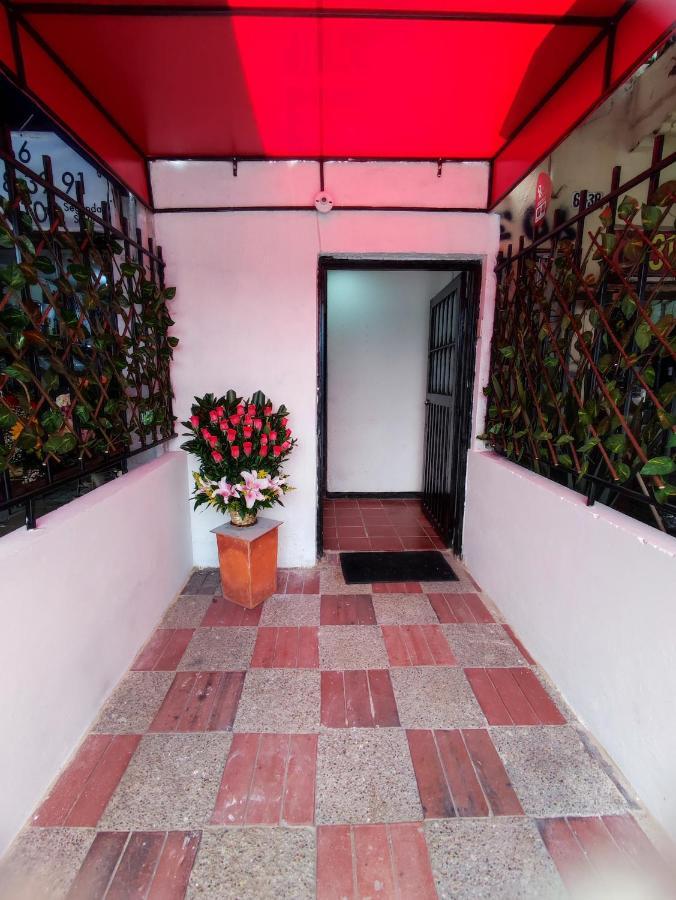 Baruch Capsula Hotel Bogota Bagian luar foto