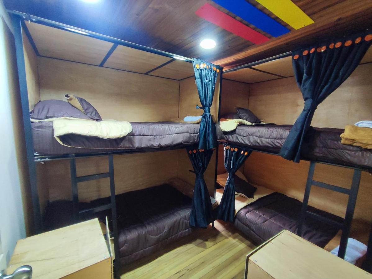Baruch Capsula Hotel Bogota Bagian luar foto