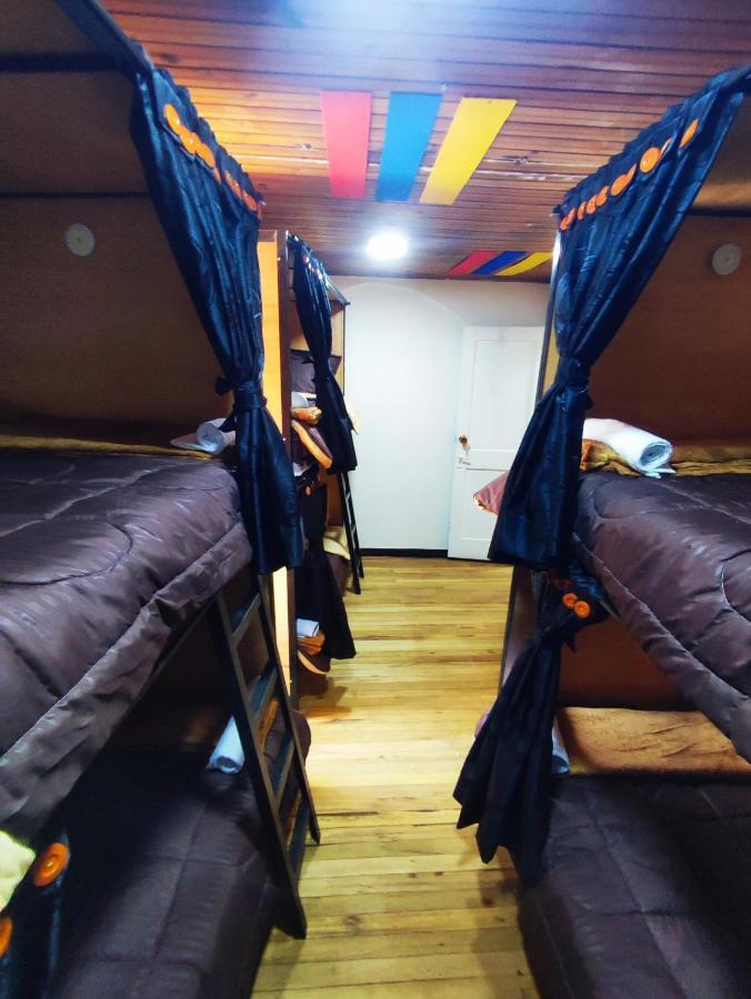 Baruch Capsula Hotel Bogota Bagian luar foto