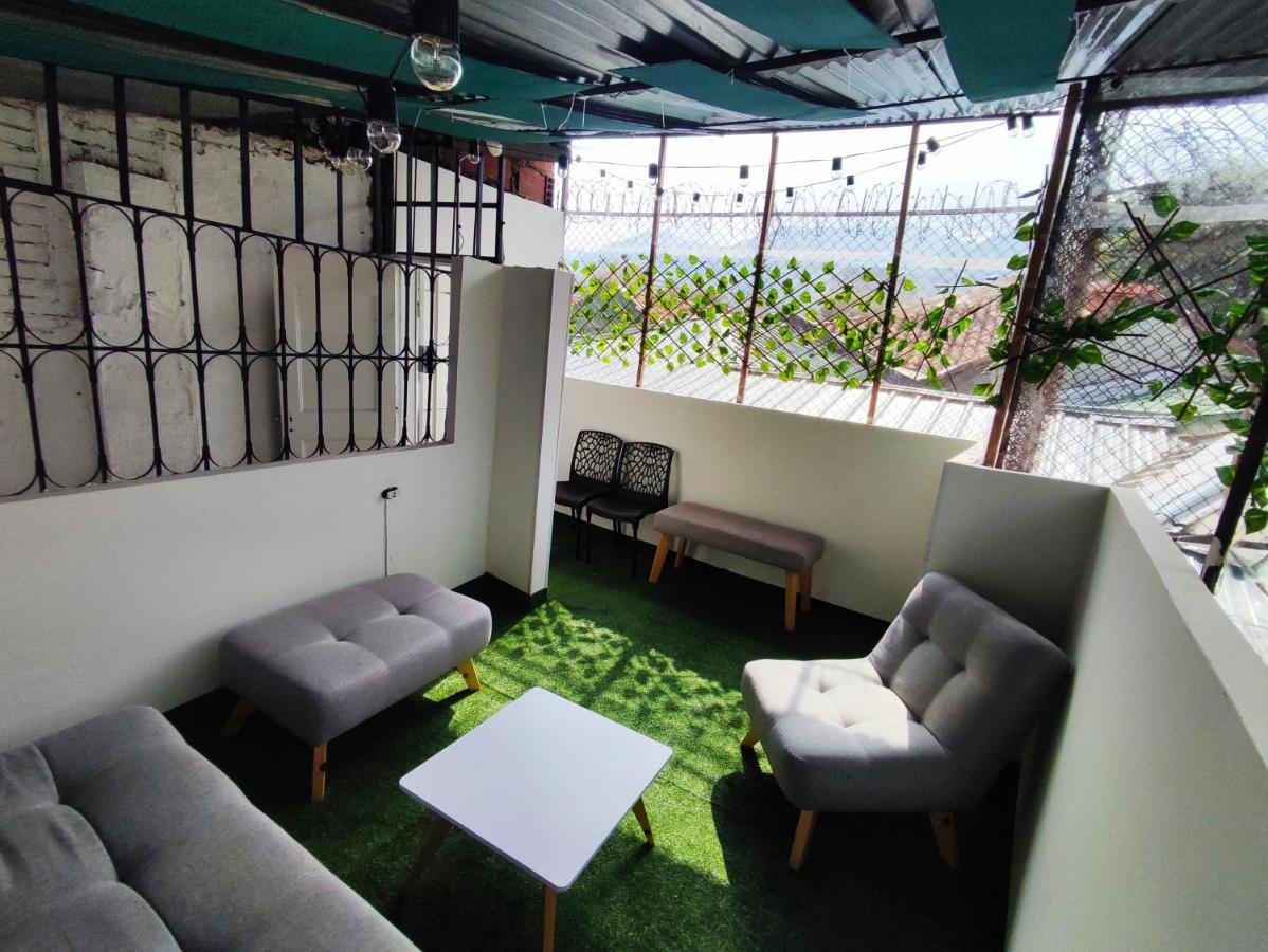 Baruch Capsula Hotel Bogota Bagian luar foto